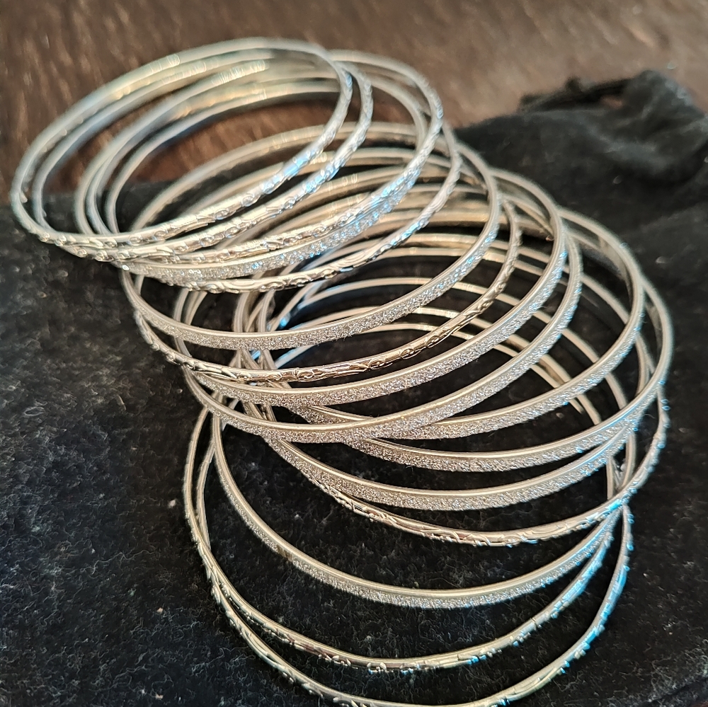 Bracelets - Picture 4 of 7